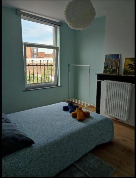 Confortable Lit Double Schaarbeek 1ere Etage Cle Normal Alloggio in famiglia *